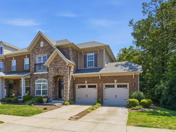2106 Traemoor Village Ct, Nashville, TN 37209