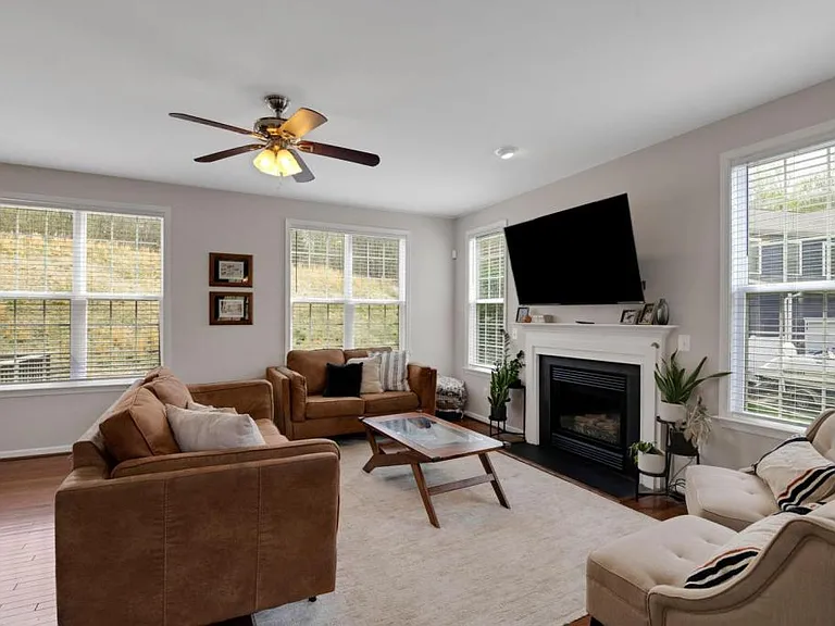 48 Ellison Ct — Photo 11