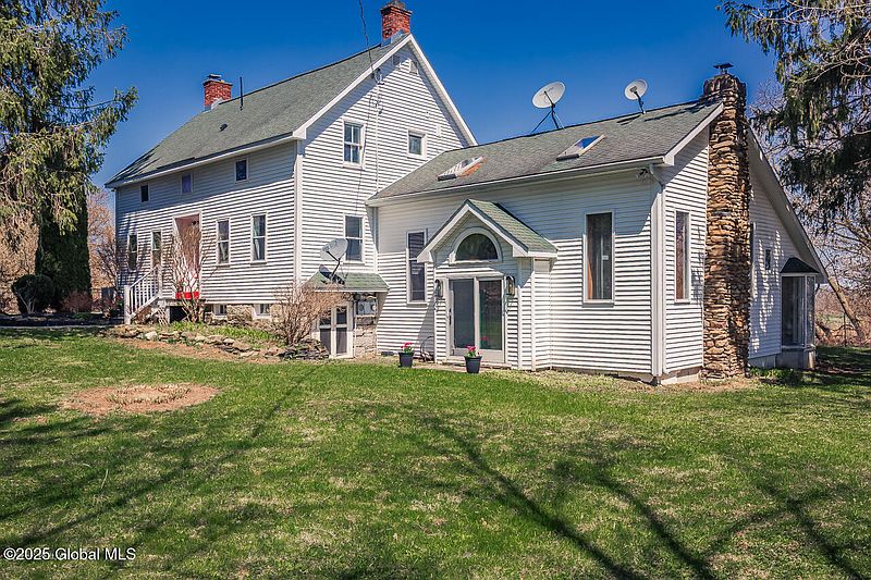 3rd image of 623 Belldons Road