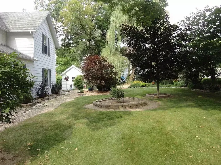 416 College St — Photo 4