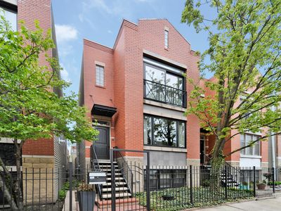 541 N Hartland Ct, Chicago, IL, 60622
