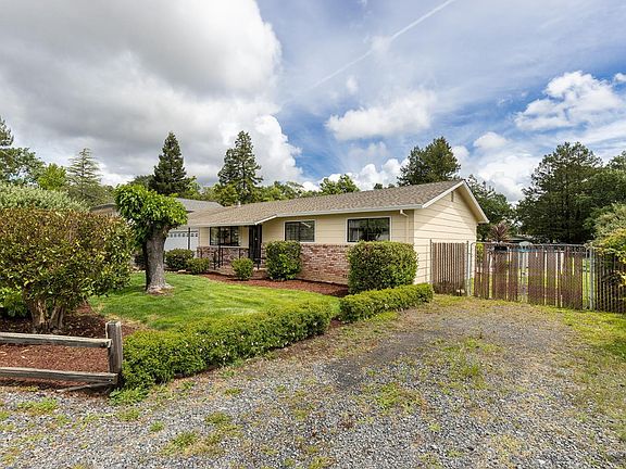 3rd image of 1522 Lupine Drive