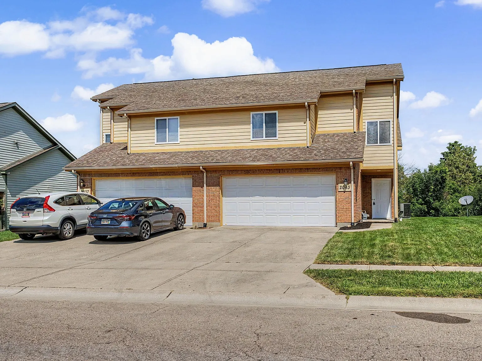 3 bed, 2.5 bath, 1588 sqft, $1,800 — Photo 2