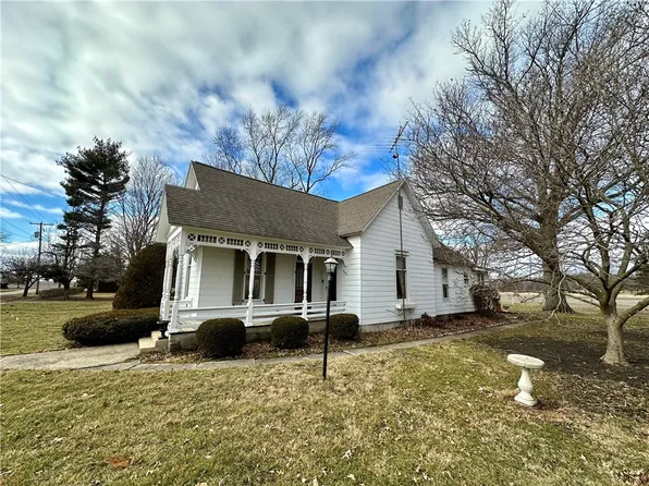 302 W North St, Kansas, IL 61933