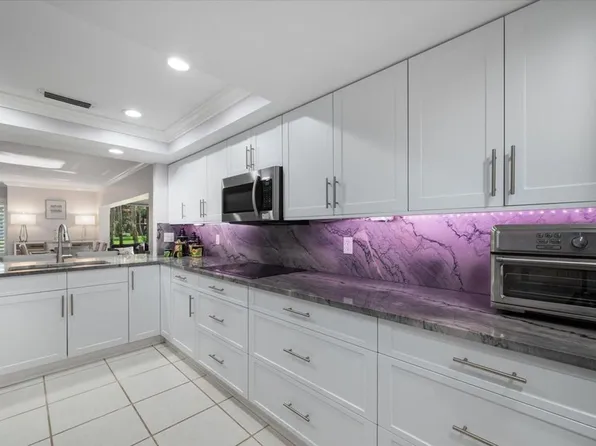 707 N J St, Lake Worth, FL 33460