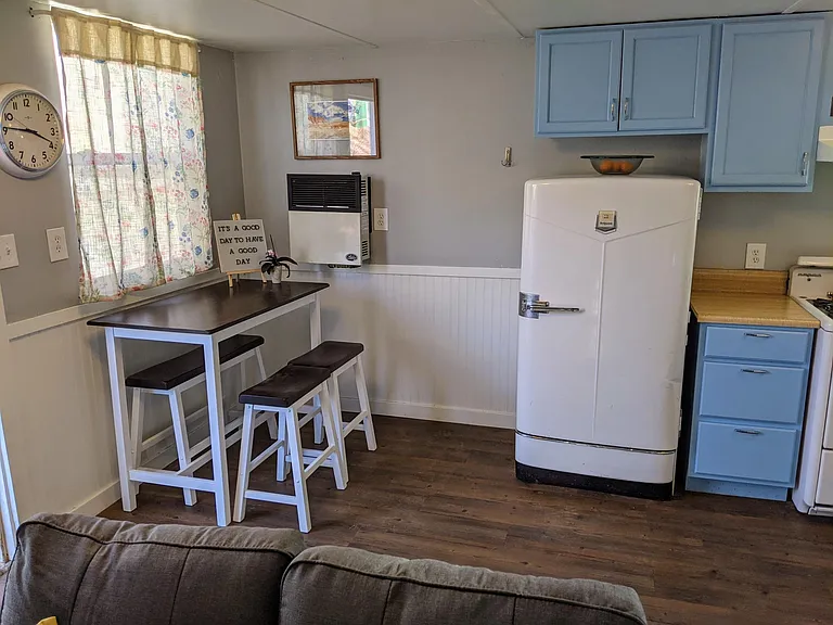 208 S Main St — Photo 4