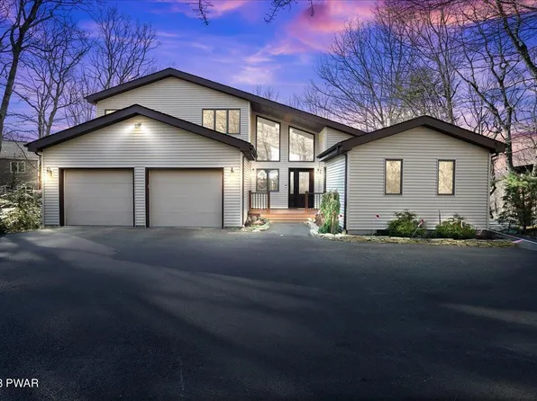 130 Roan Dr, Hawley, PA 18428