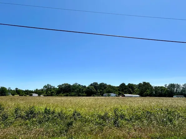 4-26 E Mulberry Rd, Warsaw, VA 22572