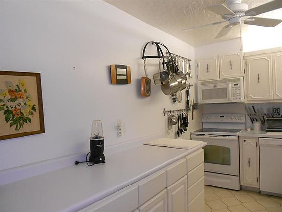 3rd image of 10103 45th Ave S #427