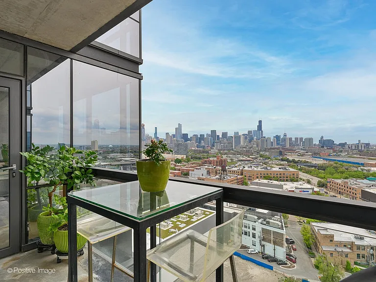 860 W Blackhawk St #1808 — Photo 22