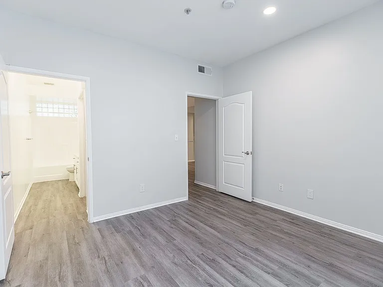 2245 Beverly Glen — Photo 56