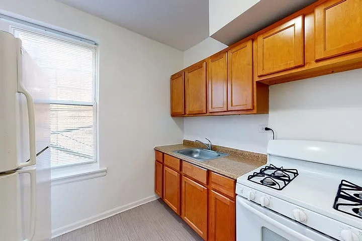 925 East 46th Street — Photo 14