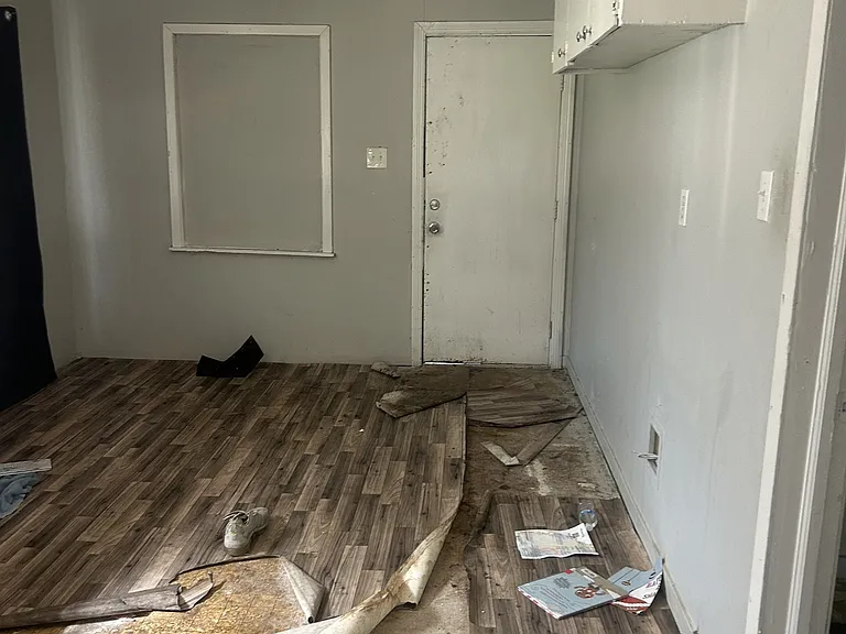 844 Combs St — Photo 5