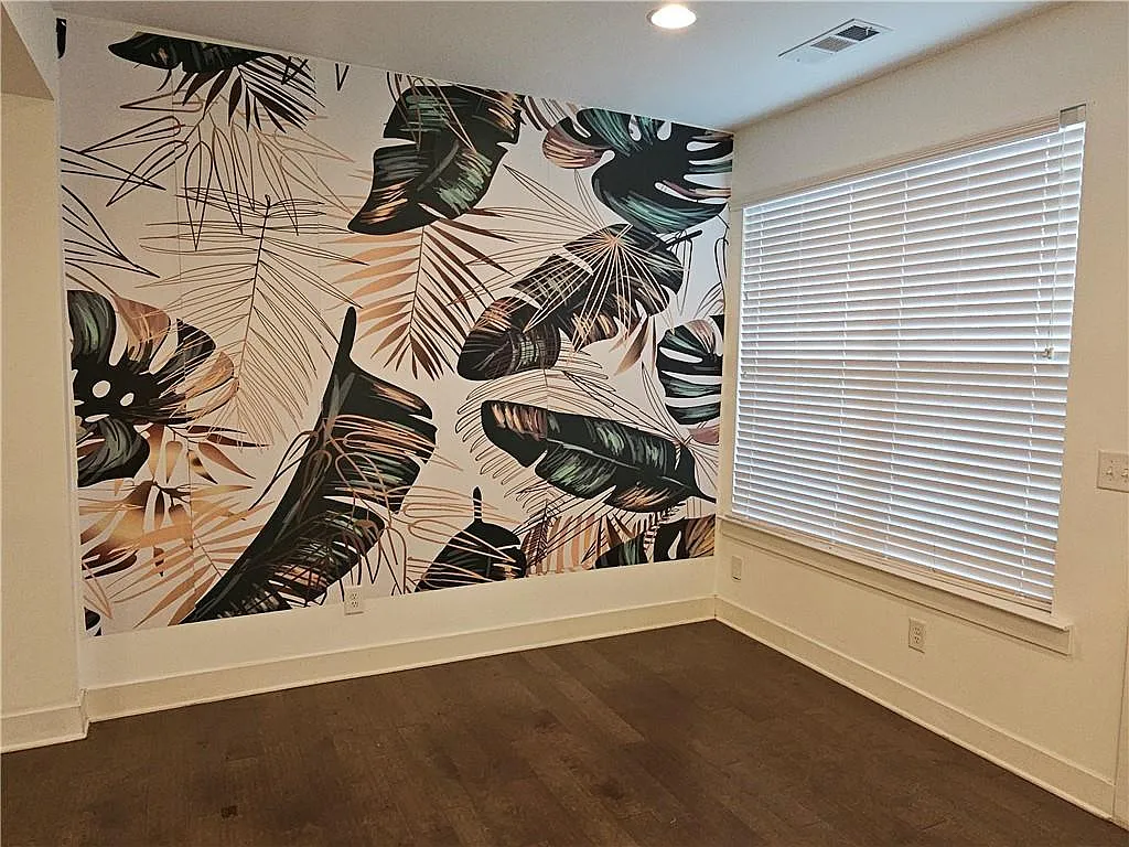 3 bed, 2.5 bath, 1786 sqft, $1,975 — Photo 3