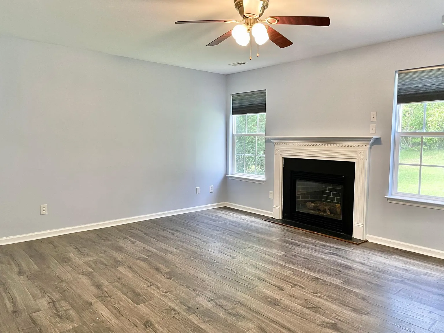 3 bed, 1776 sqft, $1,889 — Photo 2