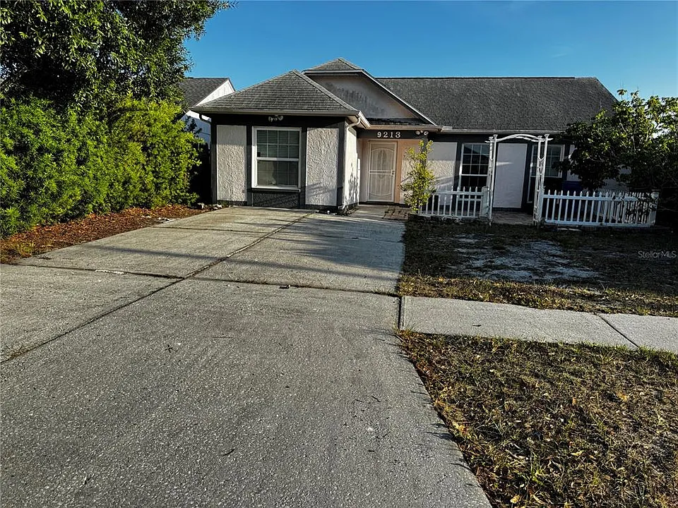 9213 Camino Villa Blvd
