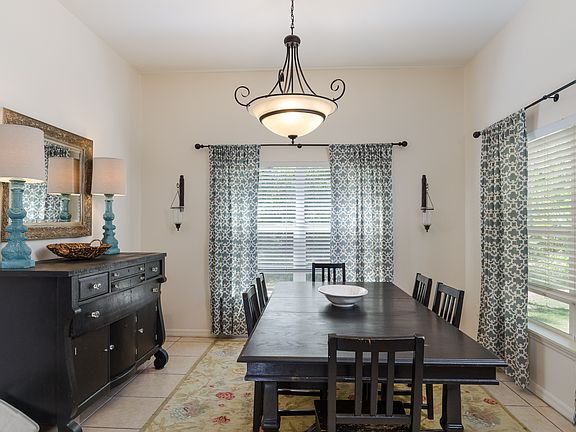 4th image of 2783 Canoe Ln