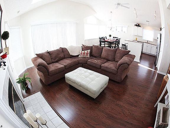 4th image of 2922 Central Ave #2