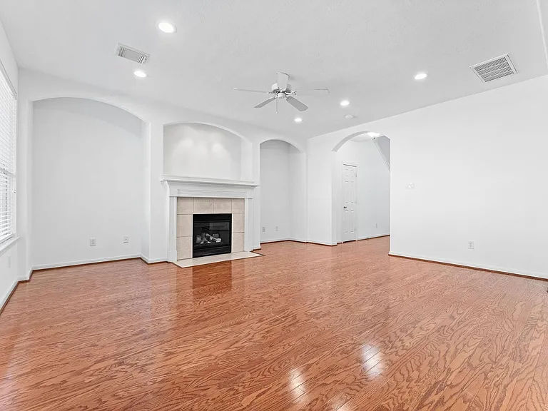 39 E Burberry Cir — Photo 8