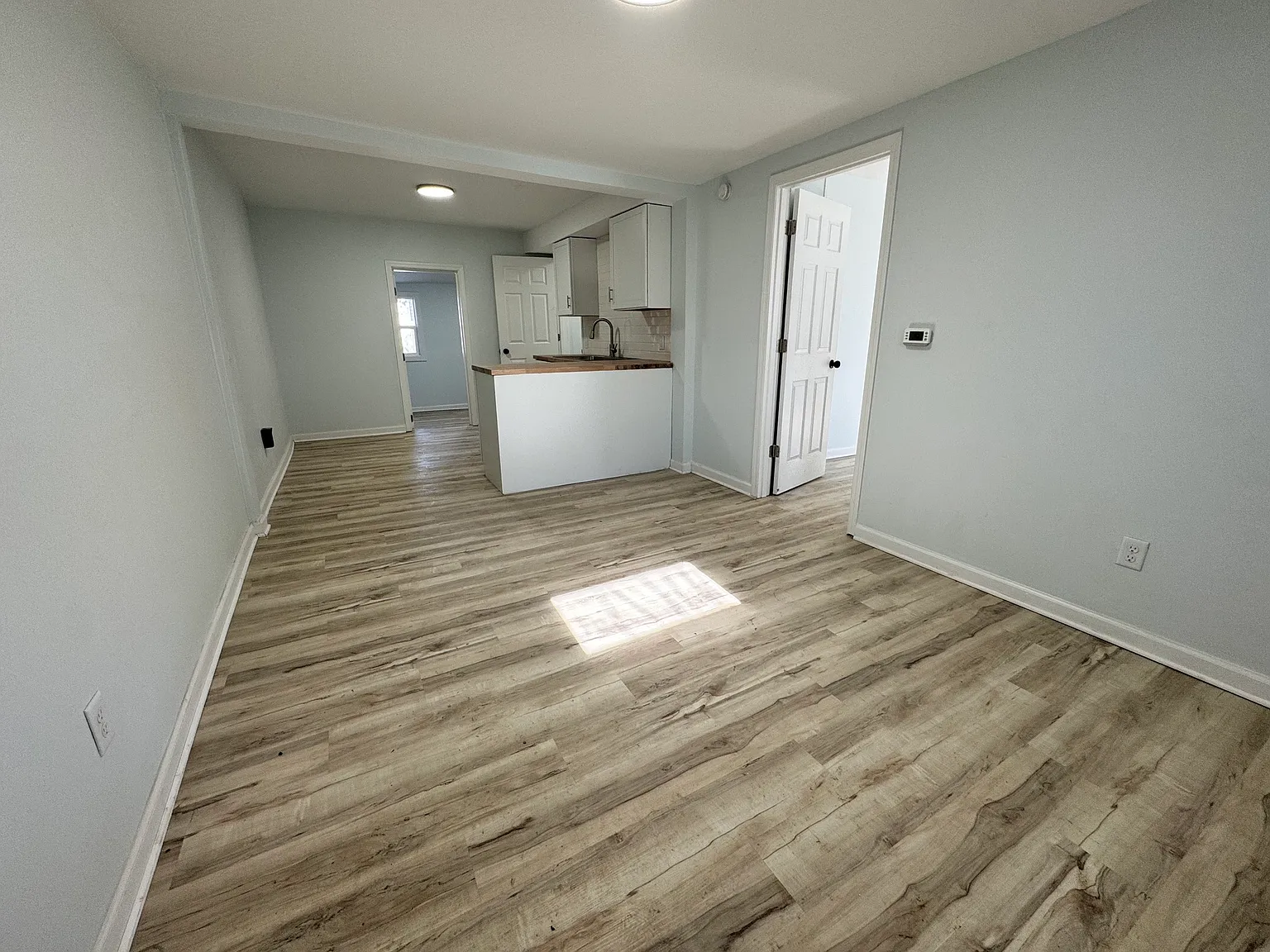 2 bed, $900 — Photo 4