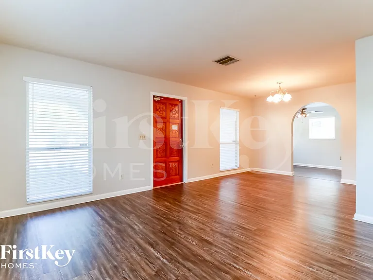 6807 S Cortez Ave — Photo 5