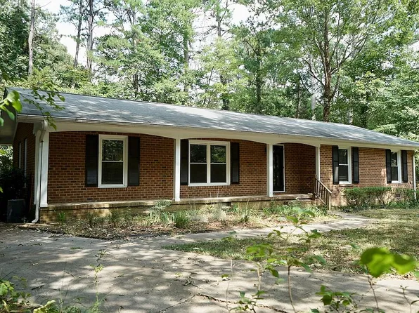 1502 Lamont Ct, Chapel Hill, NC 27517