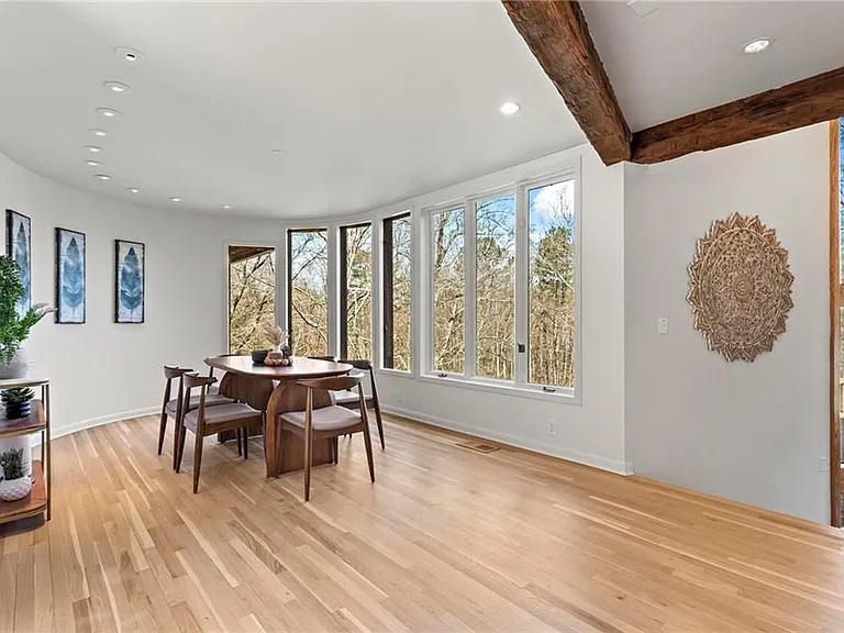 120 Laurel Dr NE — Photo 7