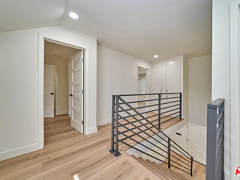 347 S Highland Ave — Photo 15