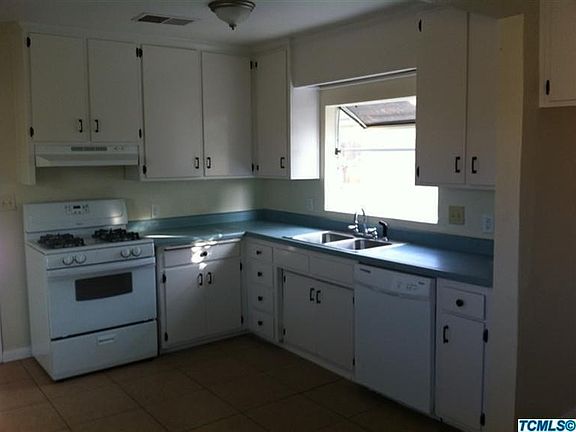 2nd image of 1010 E Myrtle Ave