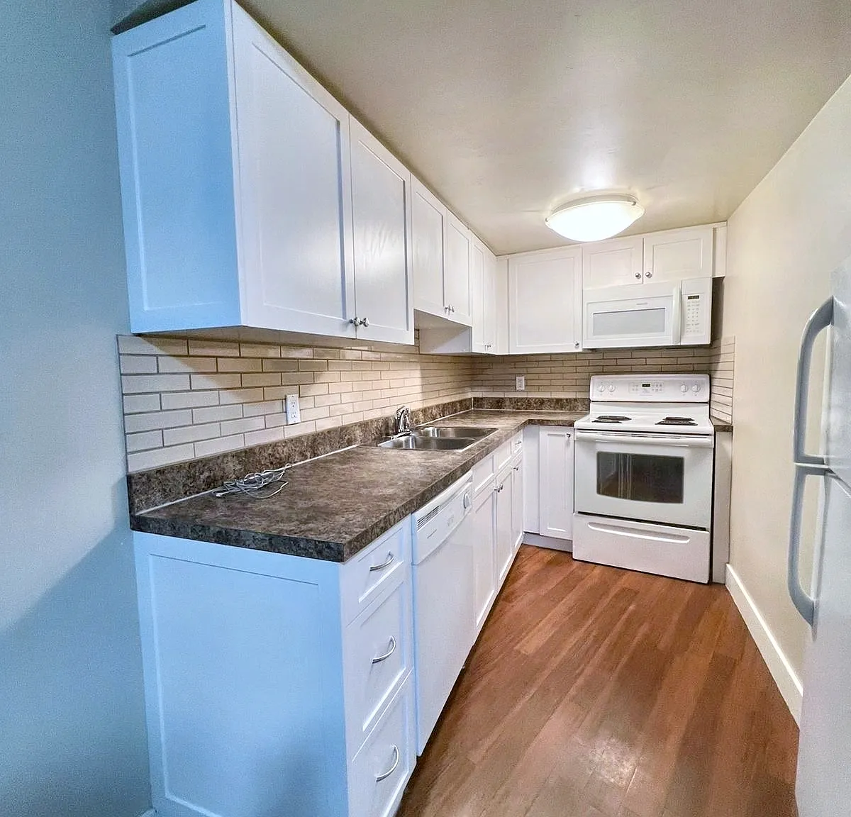 Heritage House Apartments — Photo 2