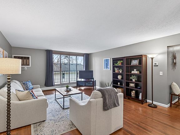3rd image of 4625 Minnetonka Blvd APT 204