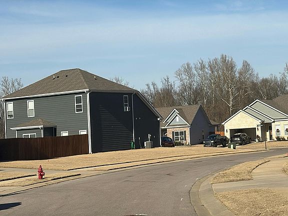 4th image of 40 Witherspoon Dr