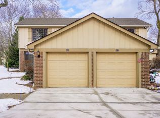 905 Lafayette Ct, Rochester, MI 48307