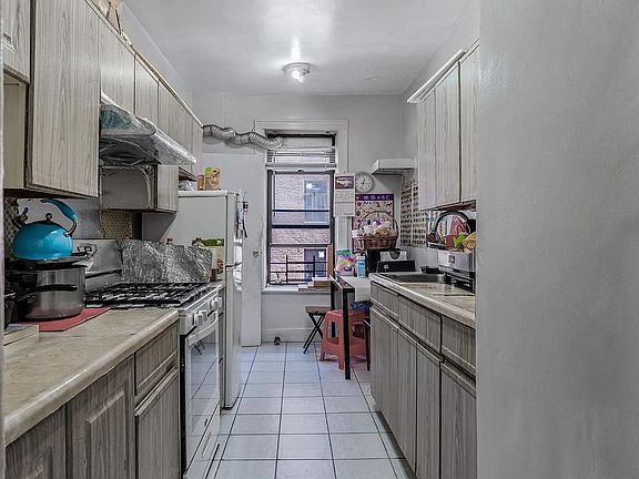 3rd image of 144-44 Sanford Ave APT 2E