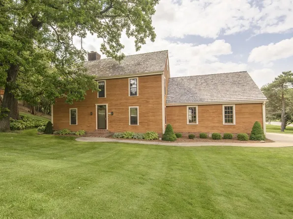 20800 Brook Park DRIVE, Brookfield, WI 53045