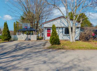 30 Berts Rd, Midland, ON L4R 0B9