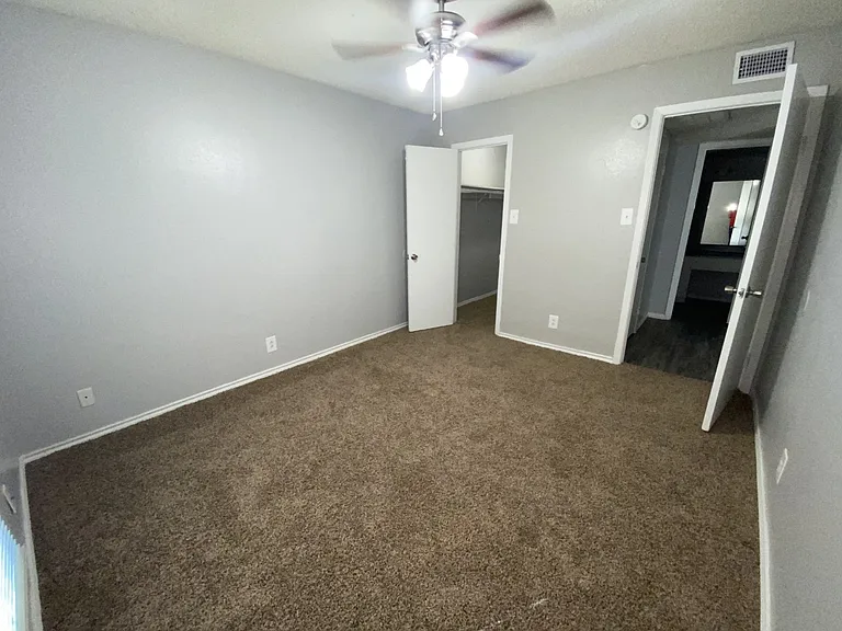 1809 W Schunior Rd #508 — Photo 8