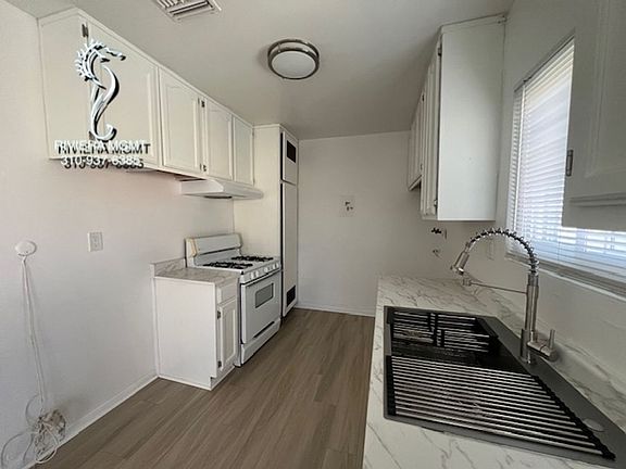 3rd image of 514 S Grevillea Ave APT 2