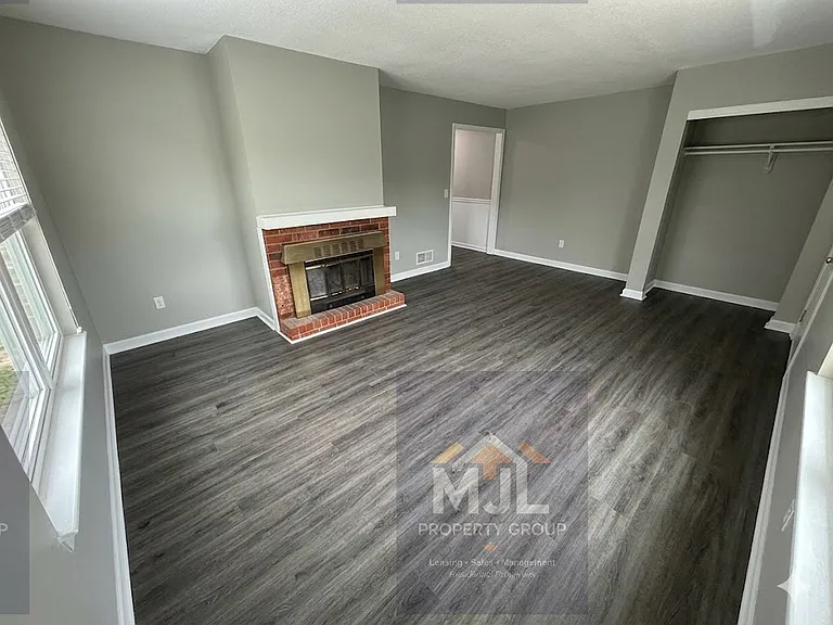 11008 NW Crooked Rd #D — Photo 5