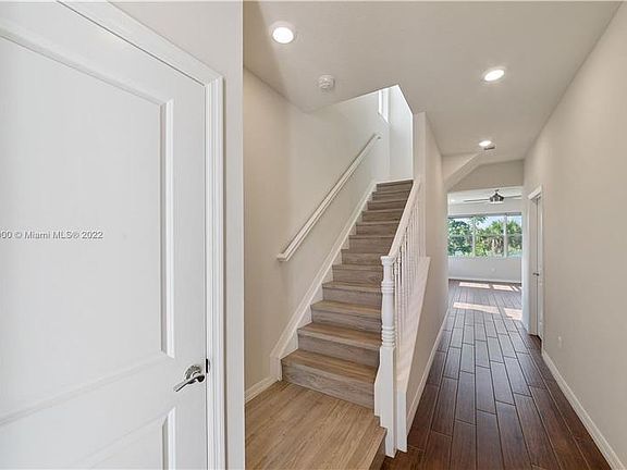 5th image of 1494 Silk Oak Dr #1494