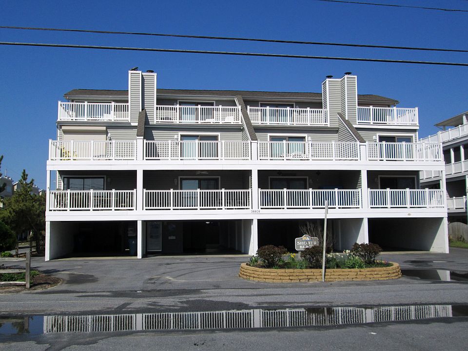 1st image of 1040 Bunting Avenue #4