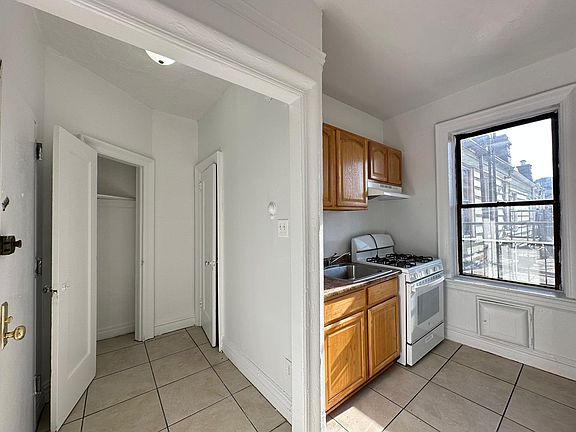 2nd image of 101-103 Clifton Pl #35