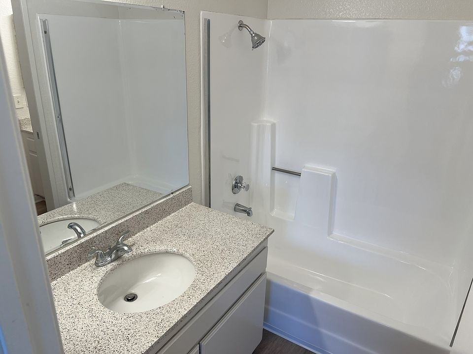 2nd image of 28691 Calle Del Lago APT C