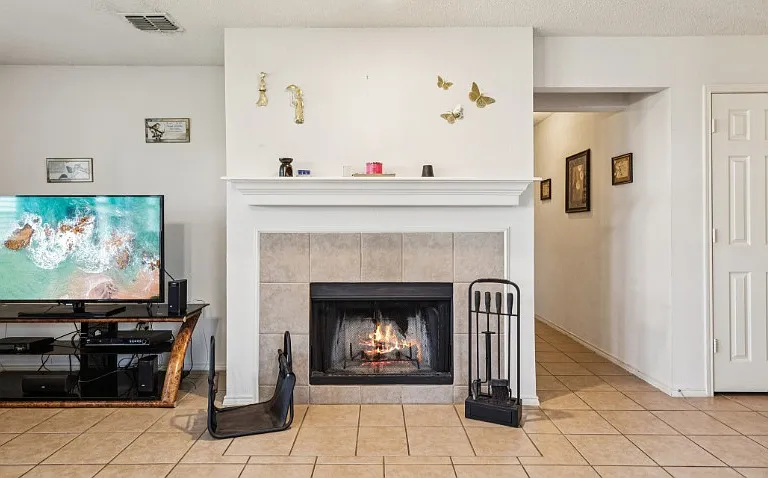 1609 Brandon Dr — Photo 5