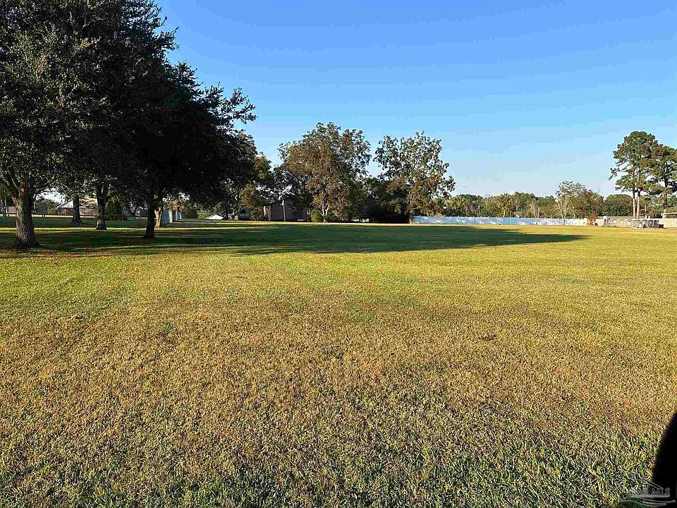 1st image of 586 Pinebrook Cir