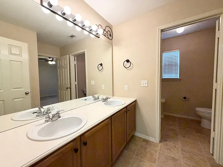 2224 Stonepark Pl — Photo 16