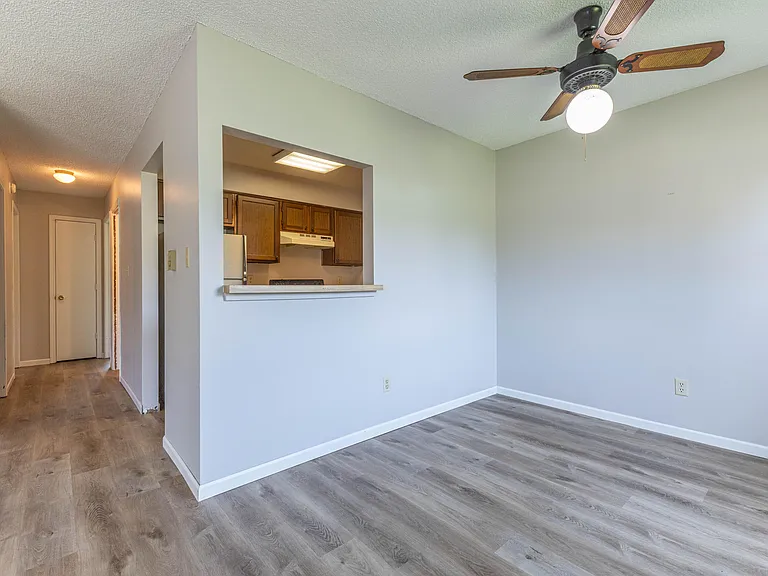 1600 W Amos Dr #B — Photo 8