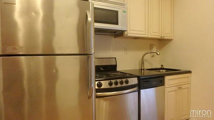 Rented by Miron Properties | media 8