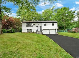67 Grandview Ave, Nanuet, NY 10954