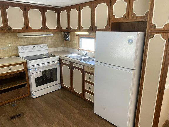 5th image of 12 E Main St #368